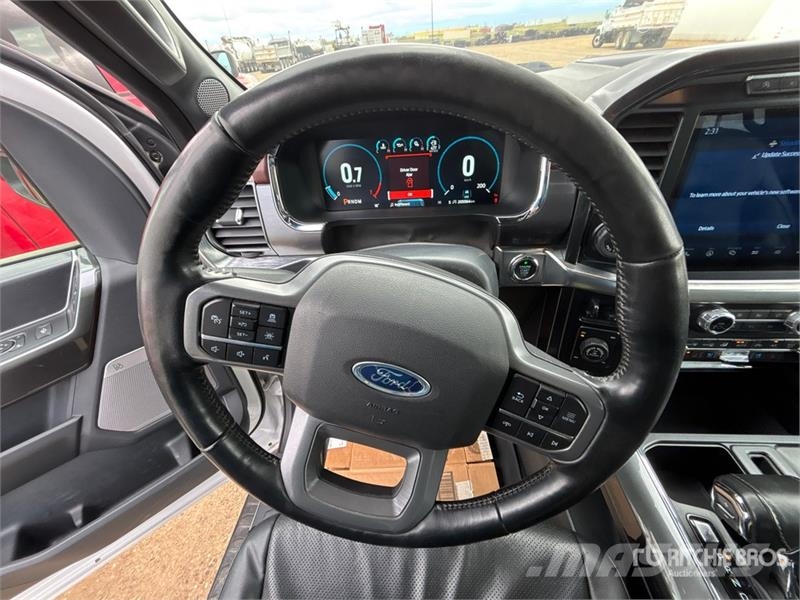 Ford F-150 Lariat 4x4 Crew Cab Pickup Ostalo