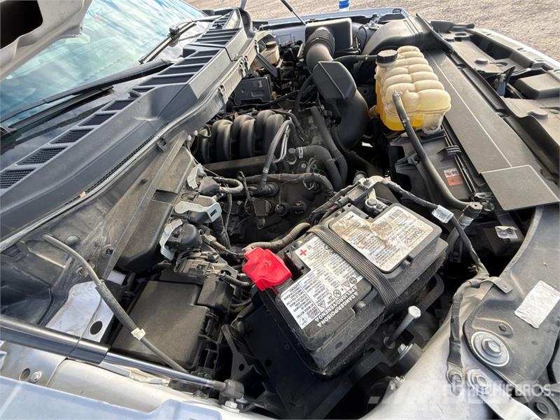 Ford F-150 Lariat 4x4 Crew Cab Pickup أخرى