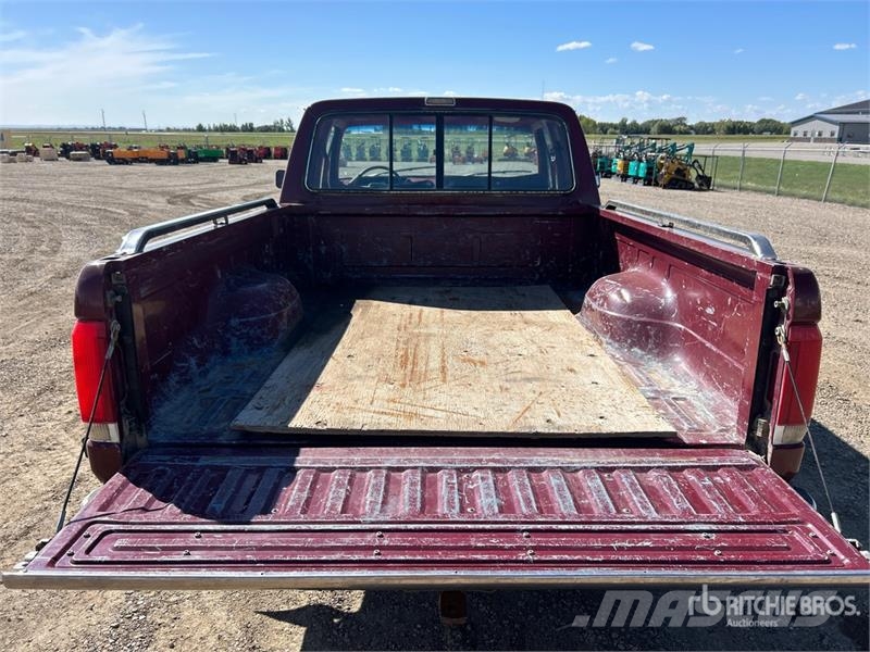 Ford F-150 Lariat 4x4 Extended Cab Pickup Ostalo