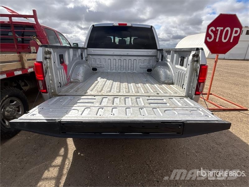 Ford F-150 Lariat 4x4 Crew Cab Pickup Прочие фургоны