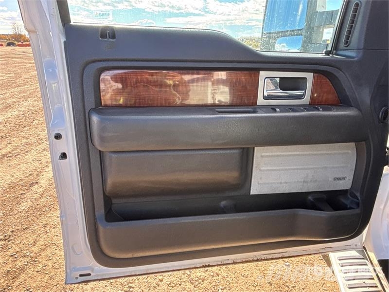 Ford F-150 Lariat 4x4 Crew Cab Pickup Прочие фургоны