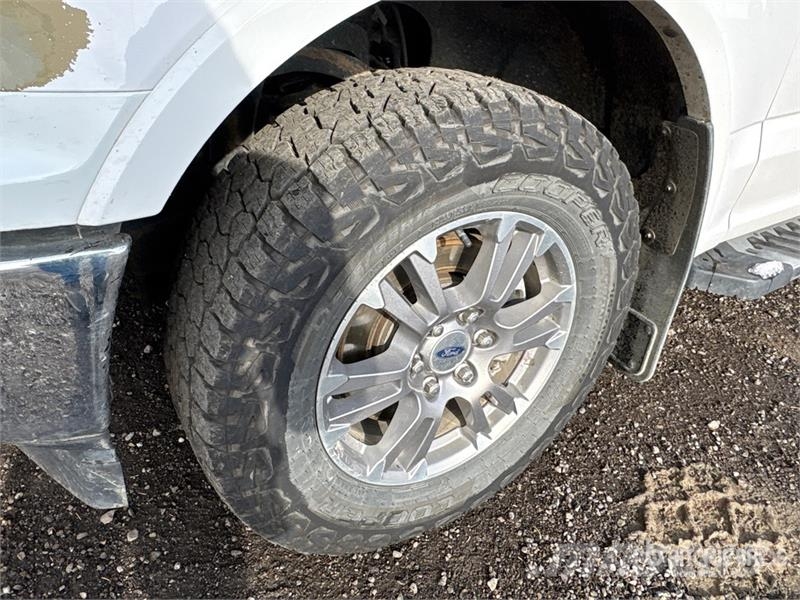 Ford F-150 Lariat 4x4 Crew Cab Pickup Muu