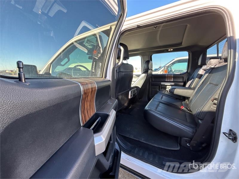 Ford F-150 Lariat 4x4 Crew Cab Pickup Прочие фургоны