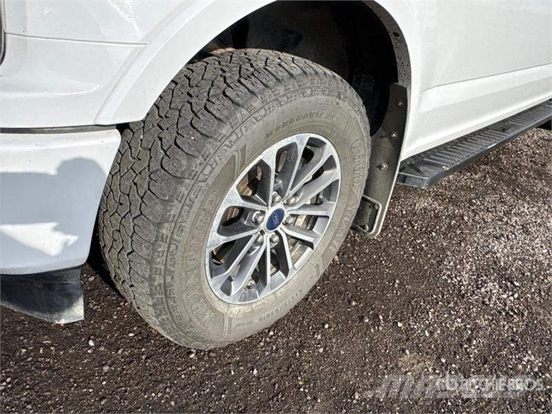 Ford F-150 Lariat 4x4 Crew Cab Pickup Muu