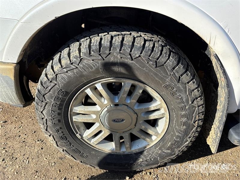 Ford F-150 Lariat 4x4 Crew Cab Pickup Прочие фургоны
