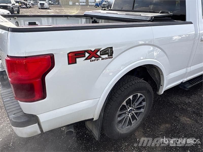 Ford F-150 Lariat 4x4 Crew Cab Pickup Muu