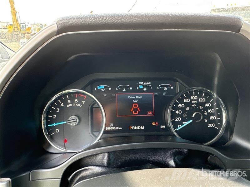 Ford F-150 Lariat 4x4 Crew Cab Pickup Muu