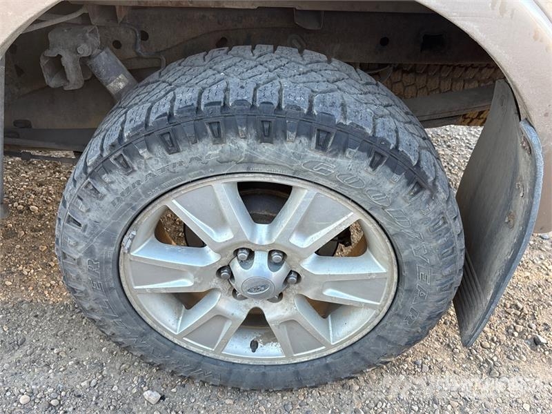 Ford F-150 Lariat 4x4 Extended Cab Pickup Други