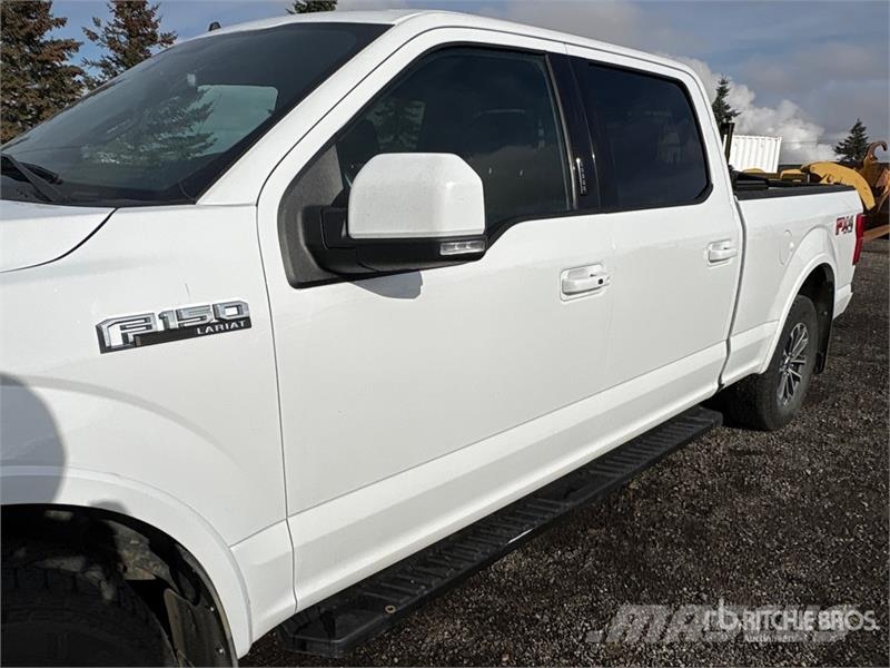 Ford F-150 Lariat 4x4 Crew Cab Pickup Muu