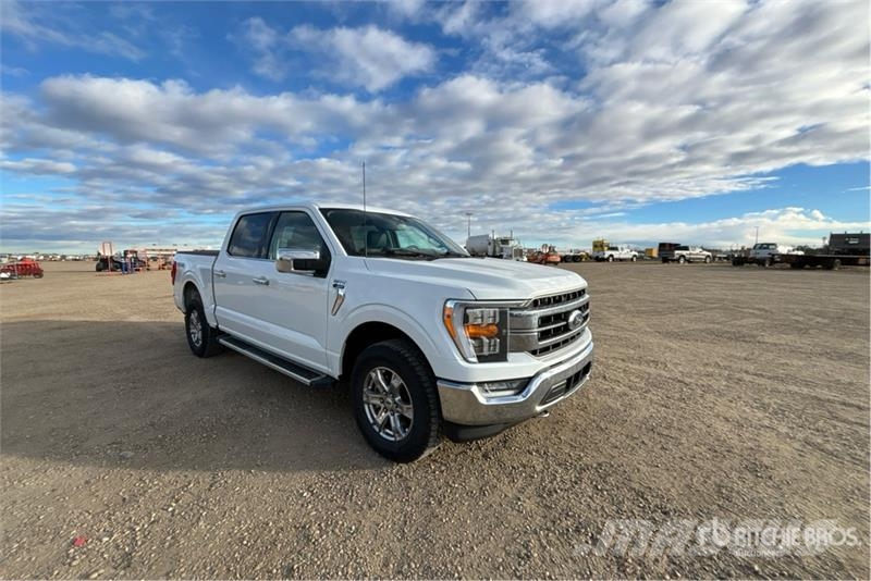 Ford F-150 Lariat 4x4 Crew Cab Pickup أخرى