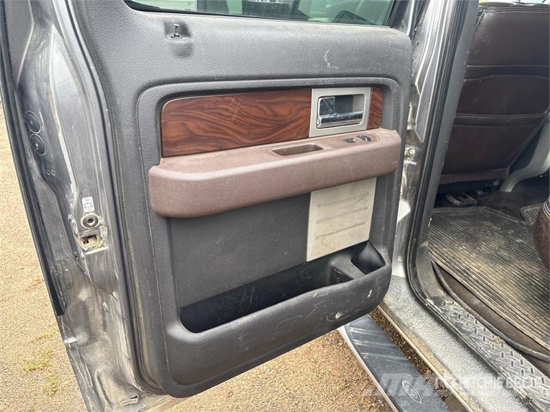 Ford F-150 Platinum 4x4 Crew Cab Pickup Other