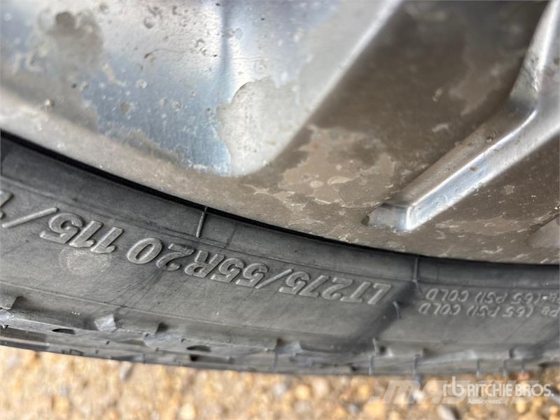 Ford F-150 Platinum 4x4 Crew Cab Pickup Furgoni altro