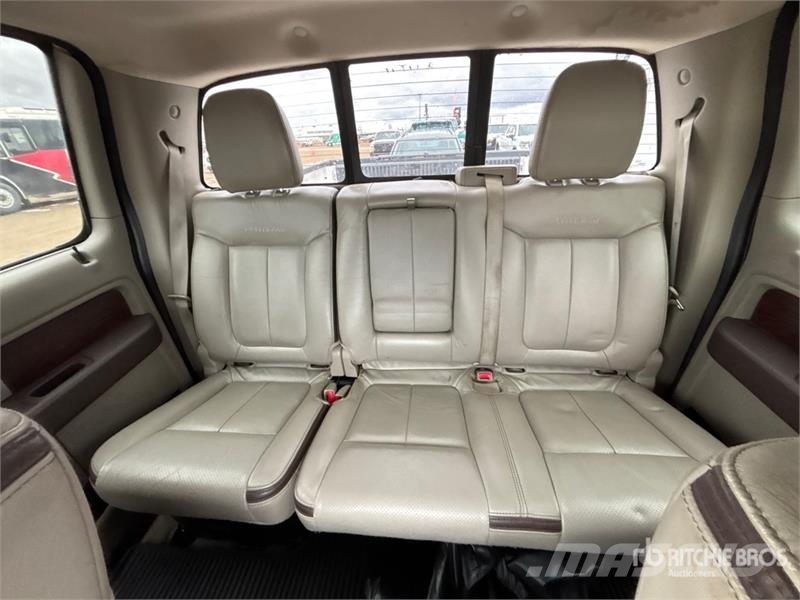 Ford F-150 Platinum 4x4 Crew Cab Pickup Furgoni altro