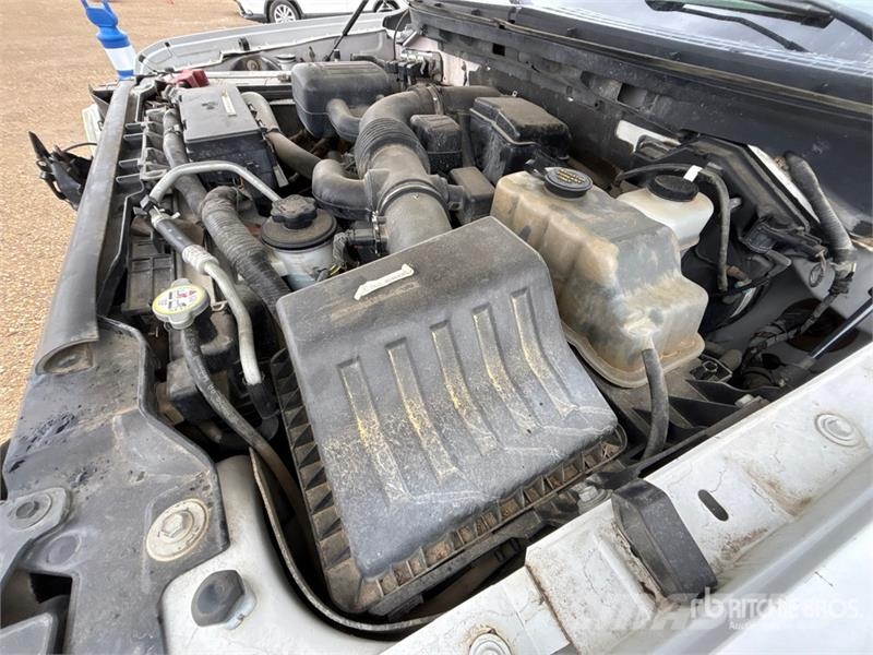 Ford F-150 Platinum 4x4 Crew Cab Pickup Furgoni altro