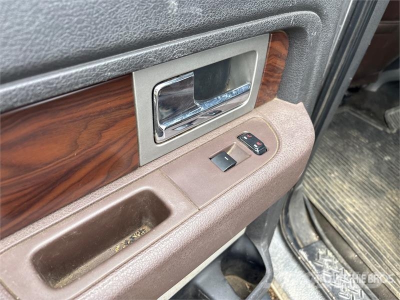 Ford F-150 Platinum 4x4 Crew Cab Pickup Other