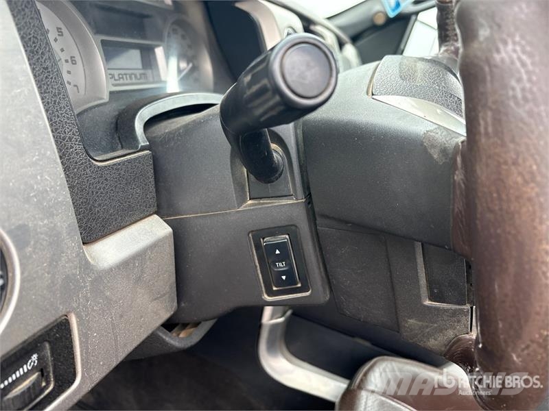Ford F-150 Platinum 4x4 Crew Cab Pickup Other