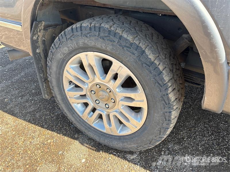 Ford F-150 Platinum 4x4 Crew Cab Pickup Other