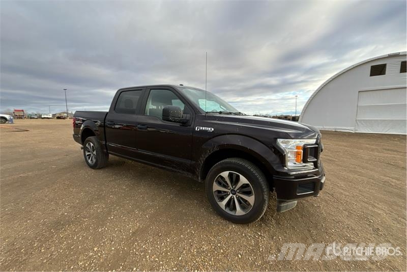 Ford F-150 STX 4x4 Crew Cab Pickup Egyéb