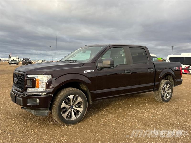 Ford F-150 STX 4x4 Crew Cab Pickup Egyéb