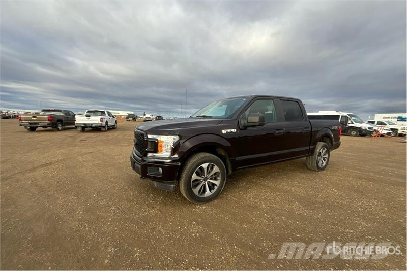 Ford F-150 STX 4x4 Crew Cab Pickup Egyéb