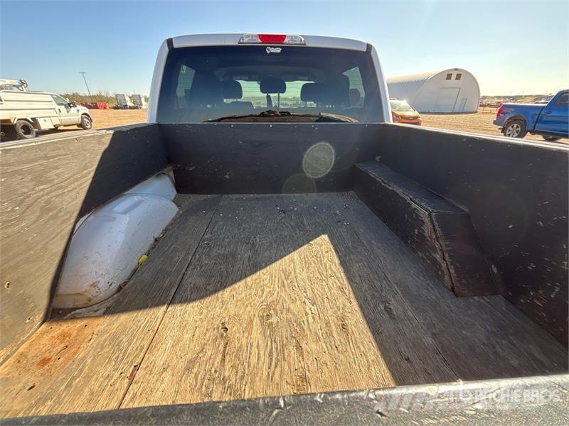 Ford F-150 XL 4x4 Crew Cab Pickup أخرى