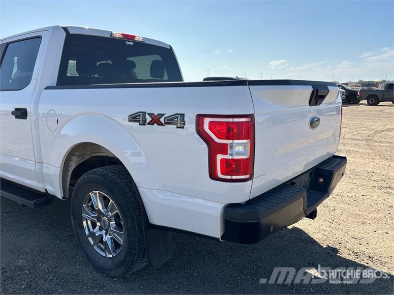 Ford F-150 XL 4x4 Crew Cab Pickup أخرى