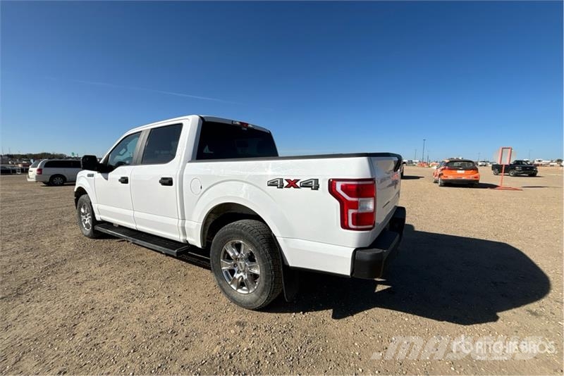 Ford F-150 XL 4x4 Crew Cab Pickup أخرى