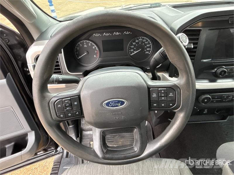 Ford F-150 XL 4x4 Crew Cab Pickup أخرى