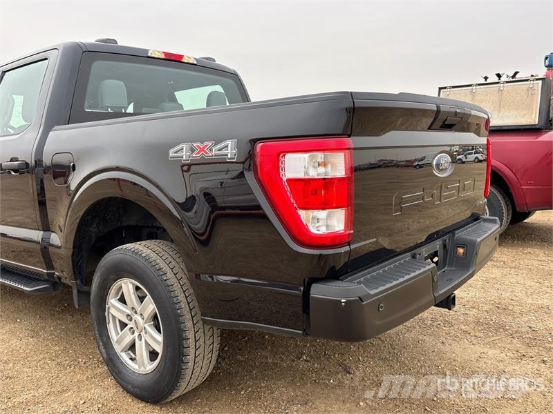 Ford F-150 XL 4x4 Crew Cab Pickup أخرى