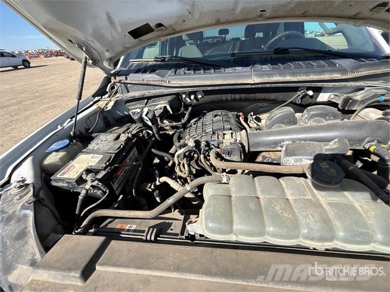 Ford F-150 XL 4x4 Crew Cab Pickup أخرى