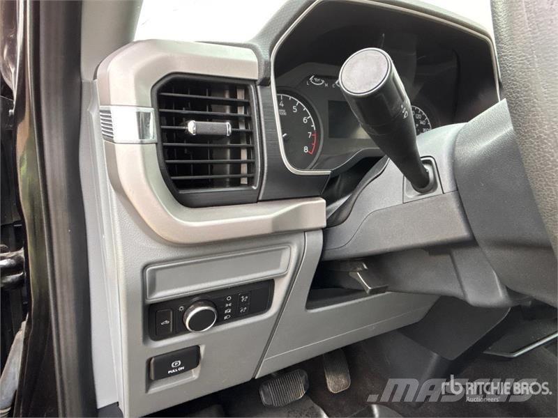 Ford F-150 XL 4x4 Crew Cab Pickup أخرى