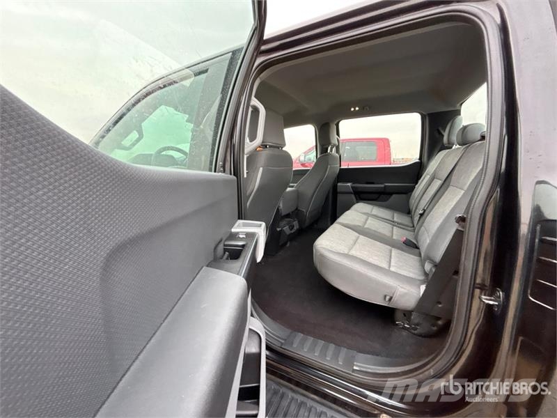 Ford F-150 XL 4x4 Crew Cab Pickup أخرى
