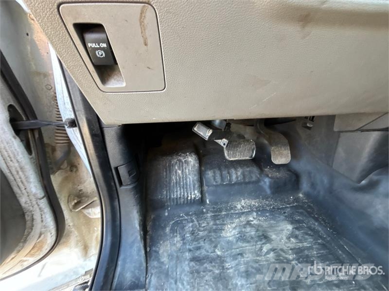 Ford F-150 XL 4x4 Crew Cab Pickup أخرى