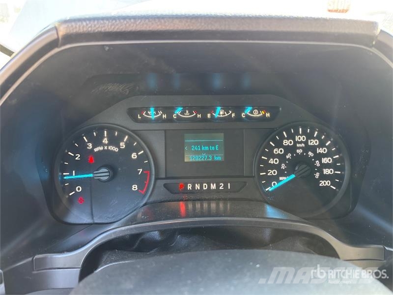 Ford F-150 XL 4x4 Crew Cab Pickup أخرى