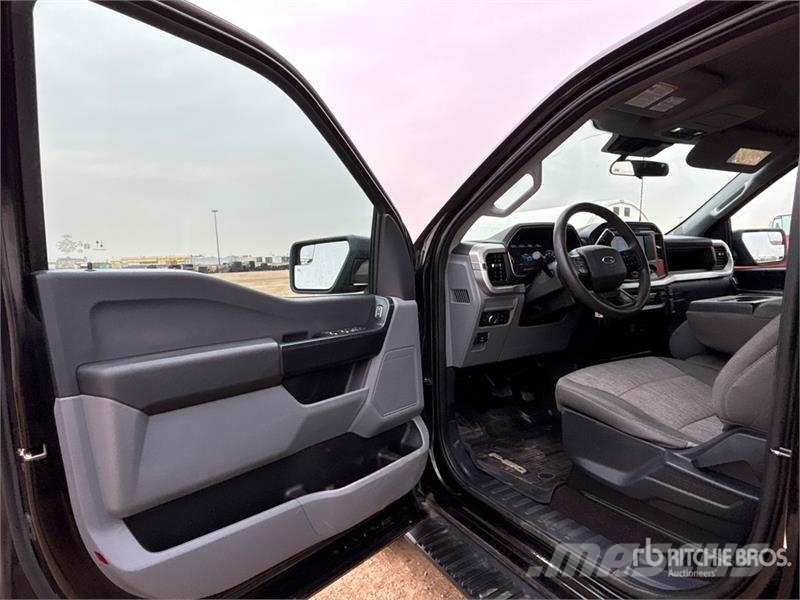 Ford F-150 XL 4x4 Crew Cab Pickup أخرى