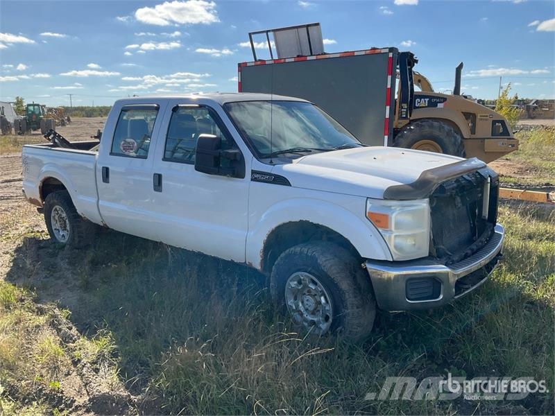 Ford F-150 XL 4x4 Crew Cab Pickup (Inoperable) Otras furgonetas