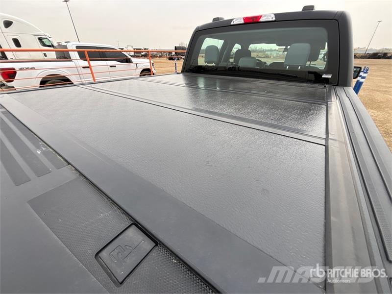 Ford F-150 XL 4x4 Crew Cab Pickup أخرى