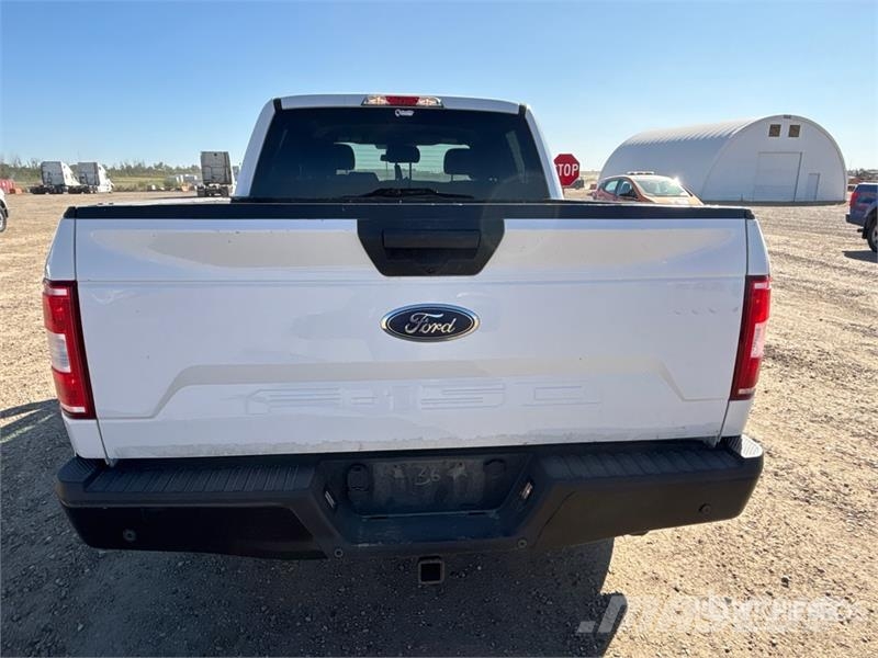 Ford F-150 XL 4x4 Crew Cab Pickup أخرى