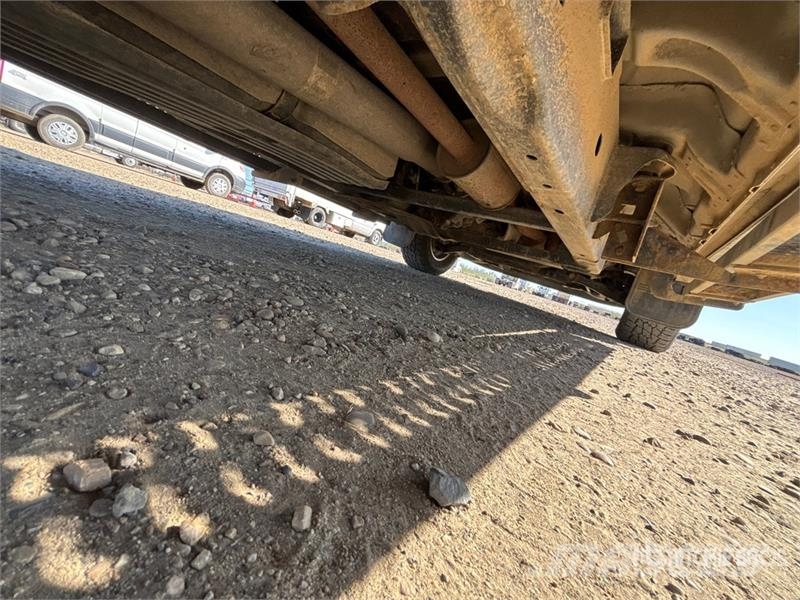 Ford F-150 XL 4x4 Crew Cab Pickup أخرى