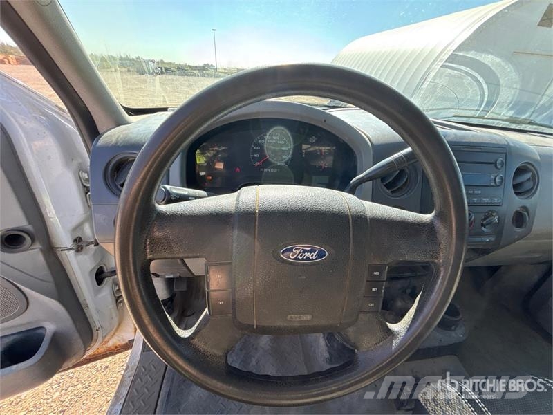 Ford F-150 XL 4x4 Pickup Інше