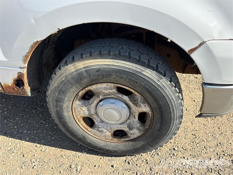 Ford F-150 XL 4x4 Pickup Інше