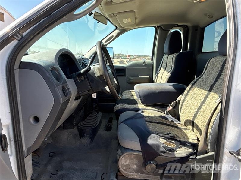 Ford F-150 XL 4x4 Pickup Інше