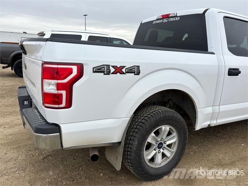 Ford F-150 XLT 4x2 Crew Cab Pickup أخرى