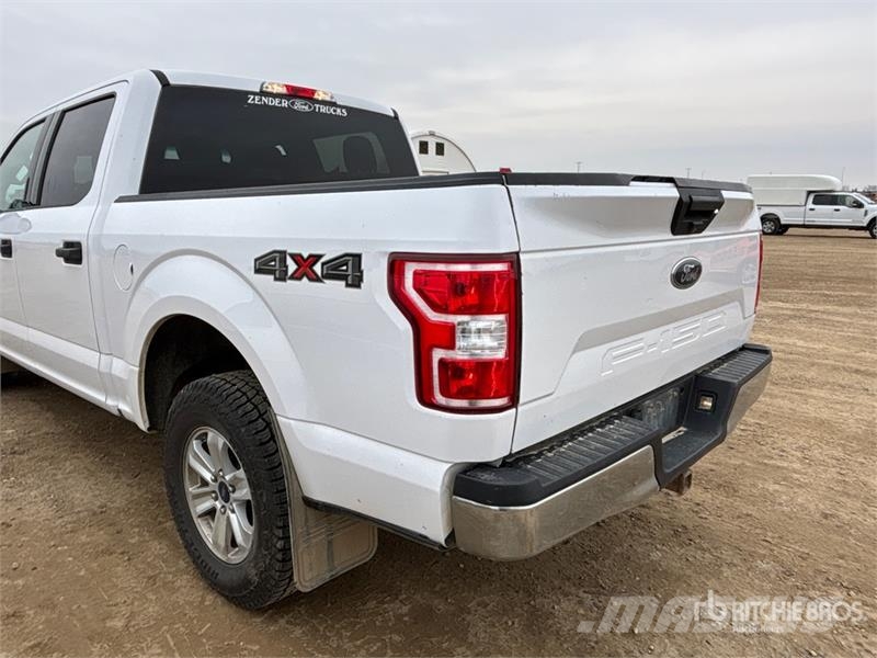 Ford F-150 XLT 4x2 Crew Cab Pickup أخرى