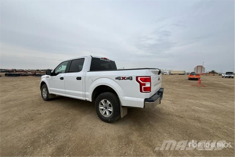 Ford F-150 XLT 4x2 Crew Cab Pickup أخرى