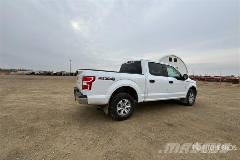 Ford F-150 XLT 4x2 Crew Cab Pickup أخرى
