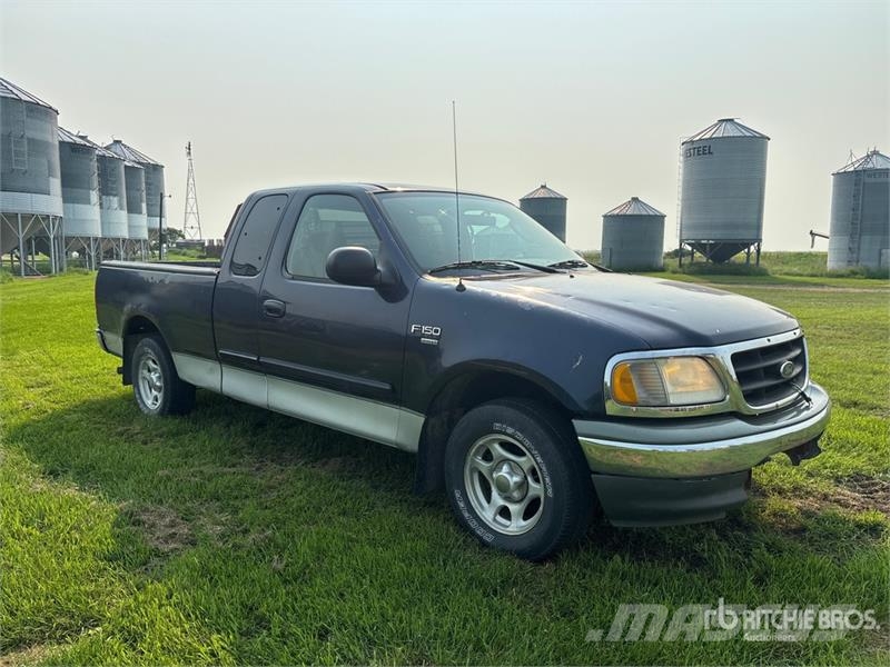 Ford F-150 XLT 4x2 Extended Cab Pickup Iné