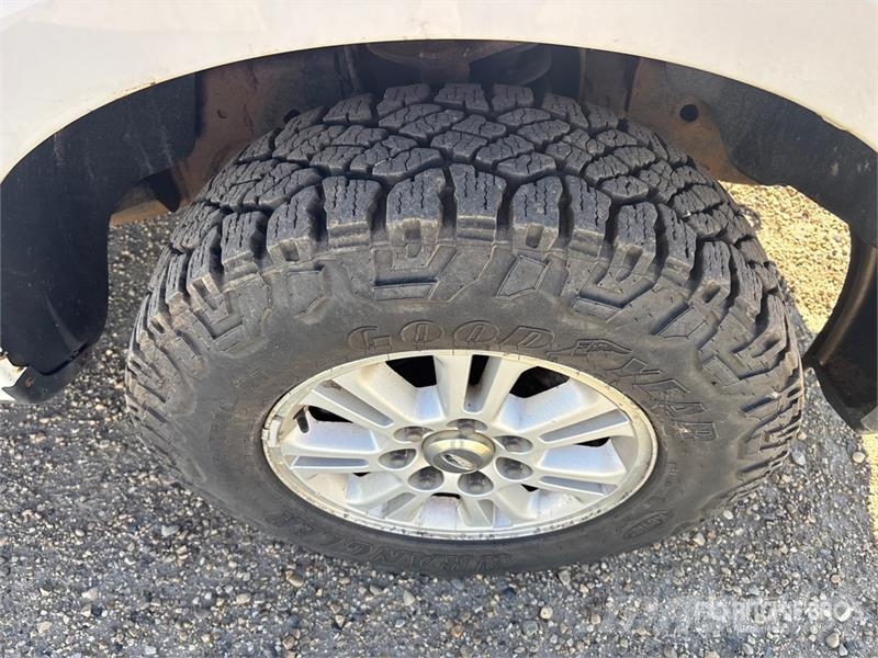 Ford F-150 XLT 4x4 Crew Cab Pickup Andere Transporter