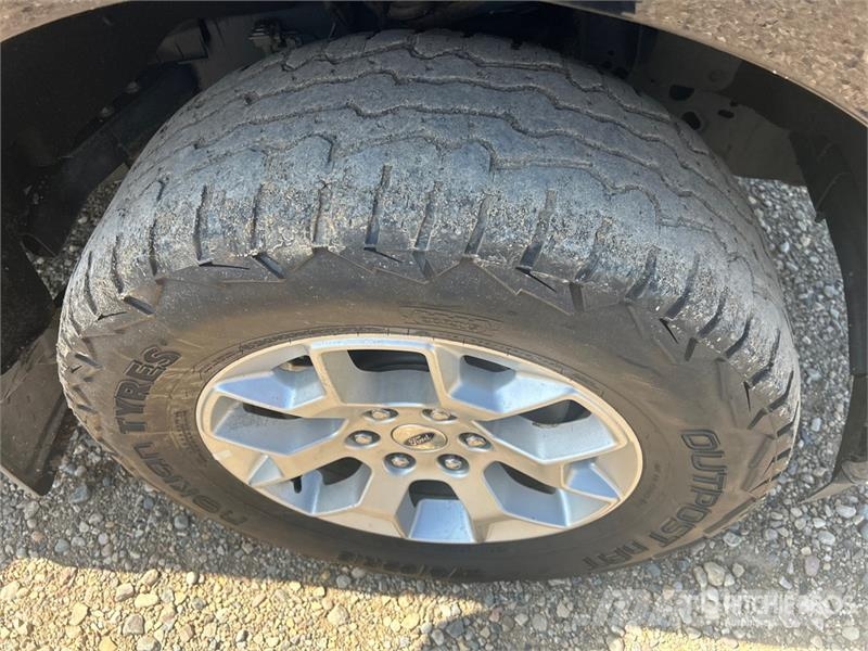 Ford F-150 XLT 4x4 Crew Cab Pickup Ostalo