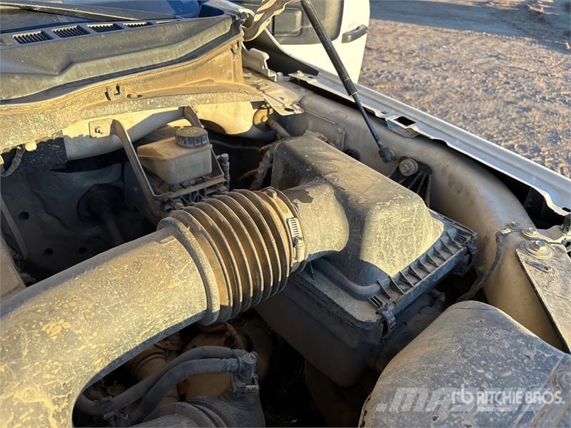 Ford F-150 XLT 4x4 Crew Cab Pickup Інше